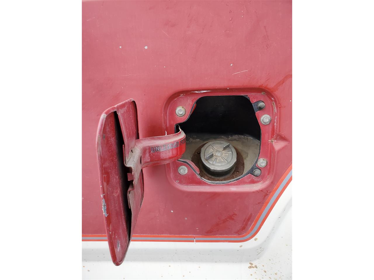 Ford-F250-1985-Red-amp-white-two-tone-Red-8