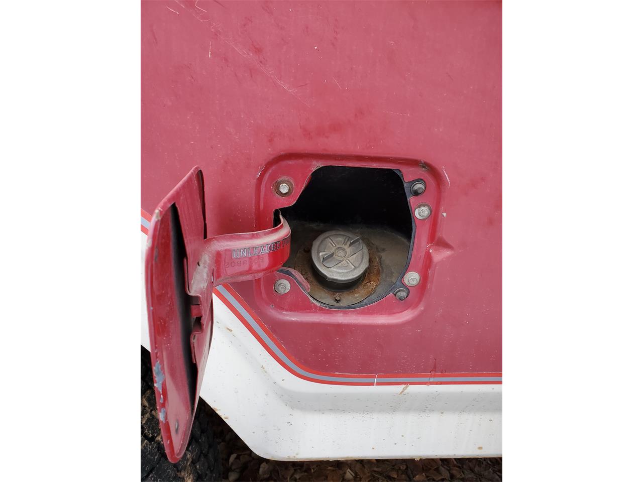 Ford-F250-1985-Red-amp-white-two-tone-Red-9