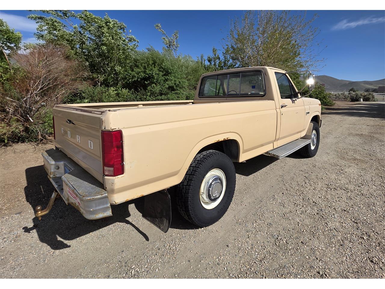 Ford-F250-1985-Tan-Tan-15