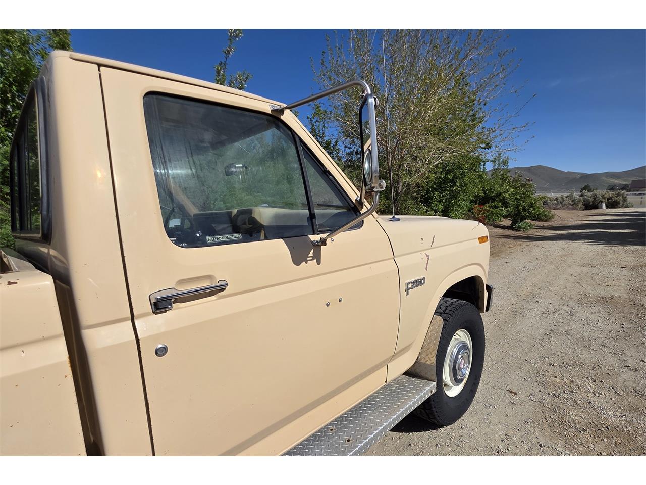 Ford-F250-1985-Tan-Tan-18