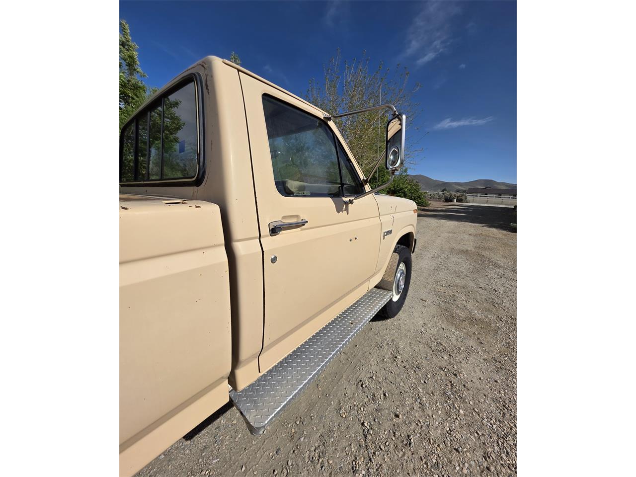Ford-F250-1985-Tan-Tan-23