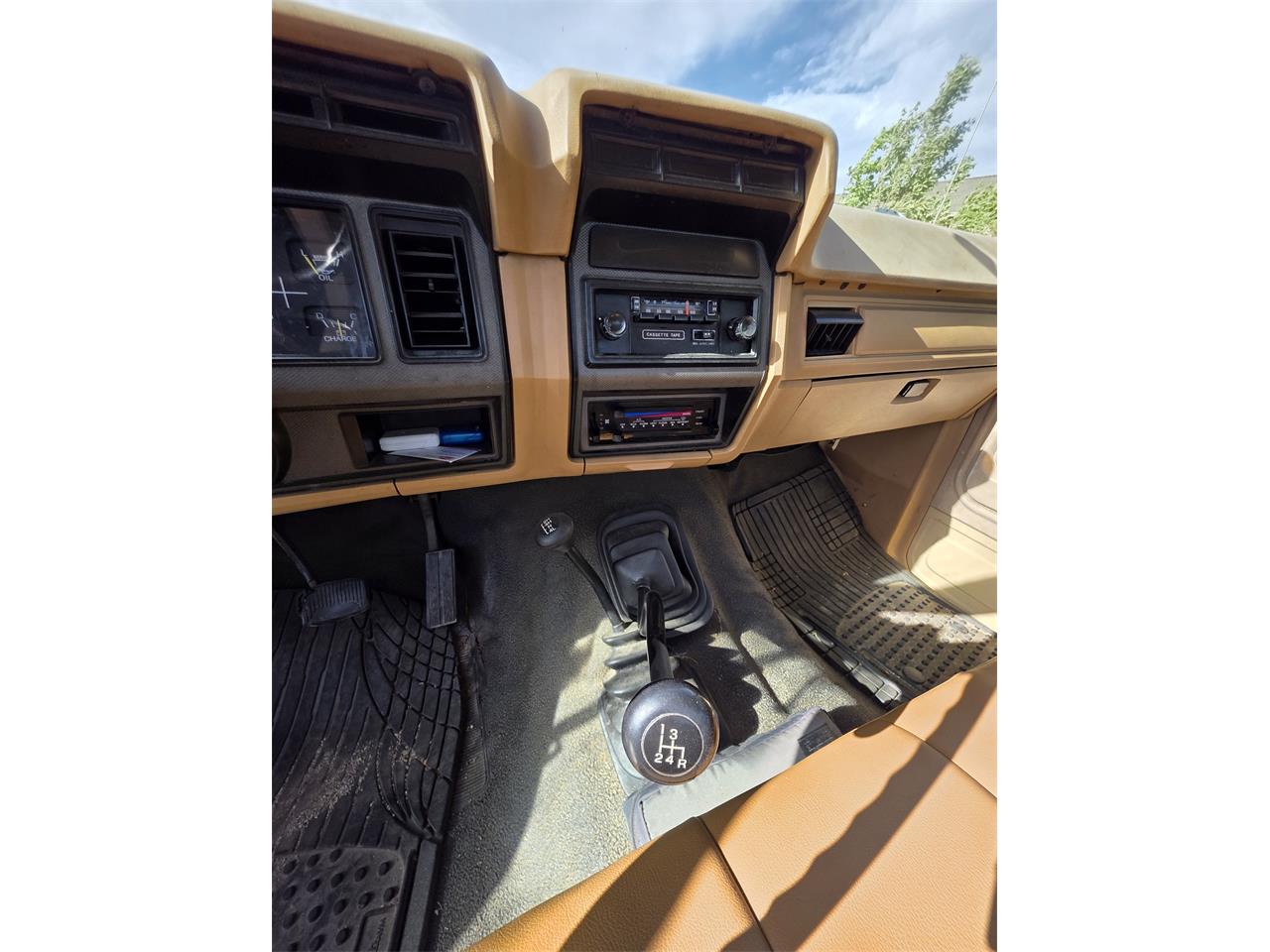 Ford-F250-1985-Tan-Tan-31