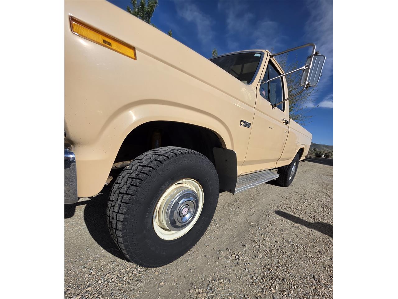 Ford-F250-1985-Tan-Tan-34