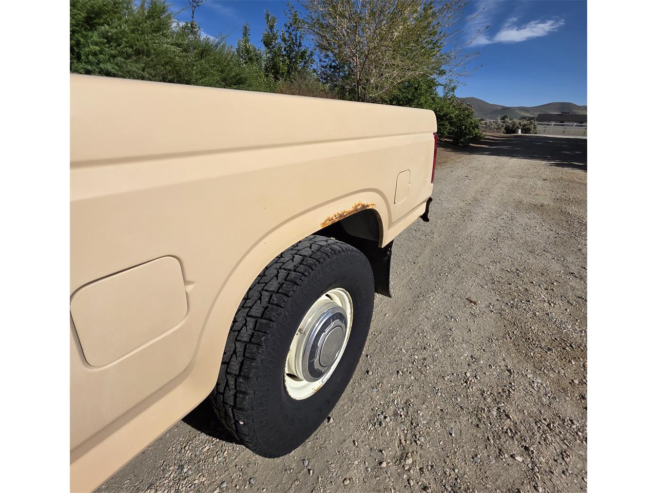 Ford-F250-1985-Tan-Tan-35