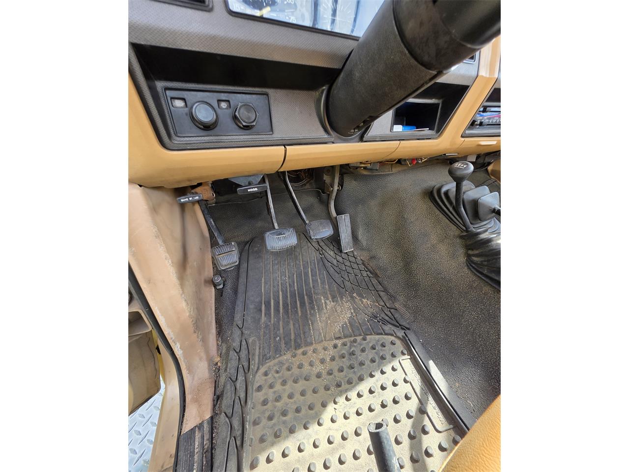 Ford-F250-1985-Tan-Tan-36