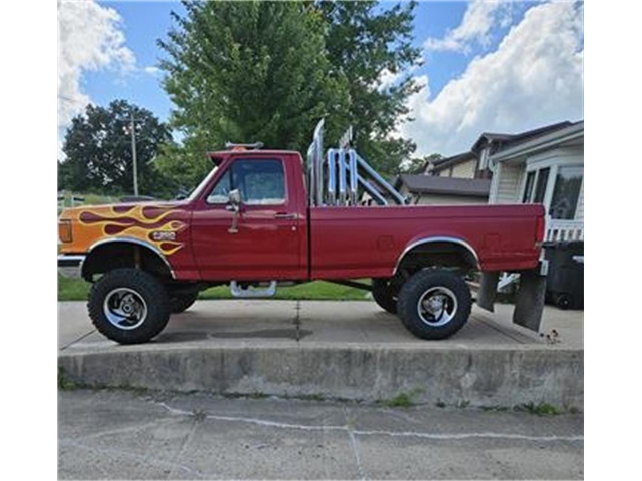Ford-F250-1987-Red-with-yellow-flam-Red-and-black-5