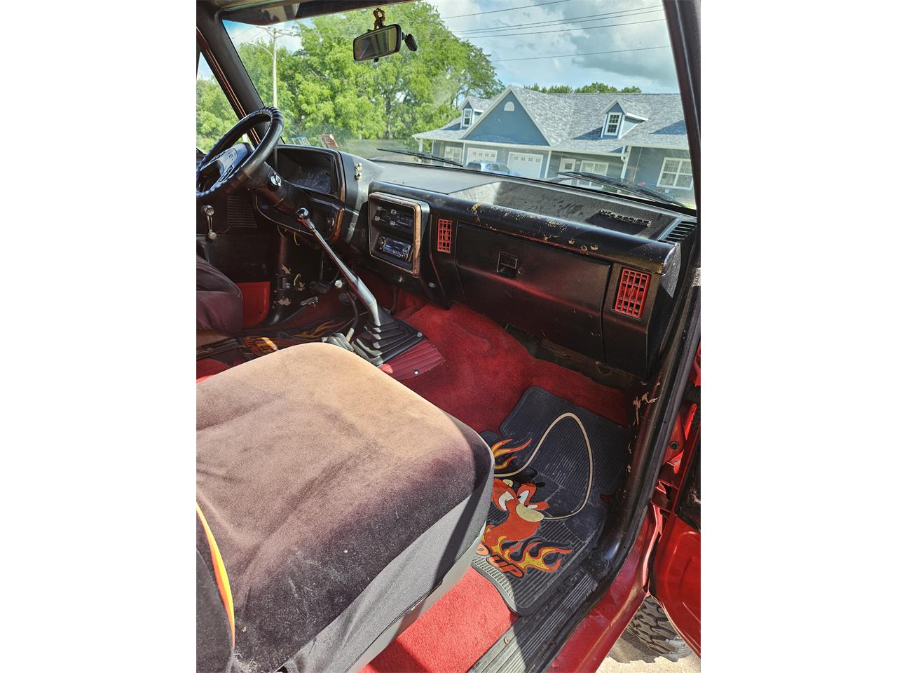 Ford-F250-1987-Red-with-yellow-flam-Red-and-black-9