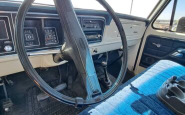 Ford-F250-4x4-1975-10