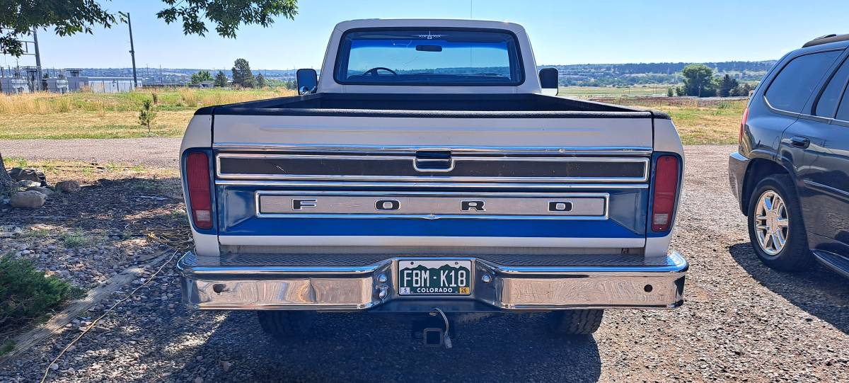 Ford-F250-4x4-1975-4