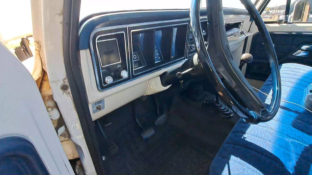 Ford-F250-4x4-1975-7