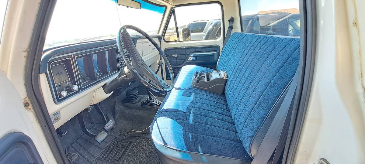 Ford-F250-4x4-1975-9