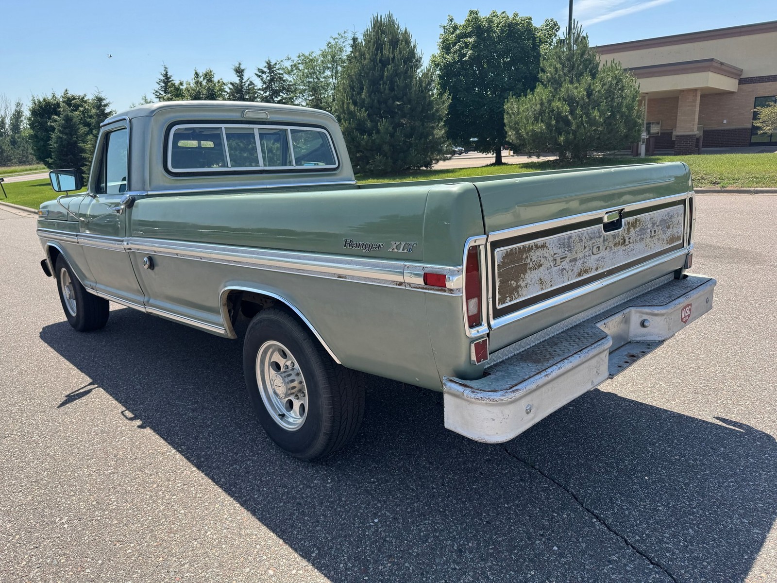 Ford-F250-Camper-Special-1971-Pickup-Truck-5