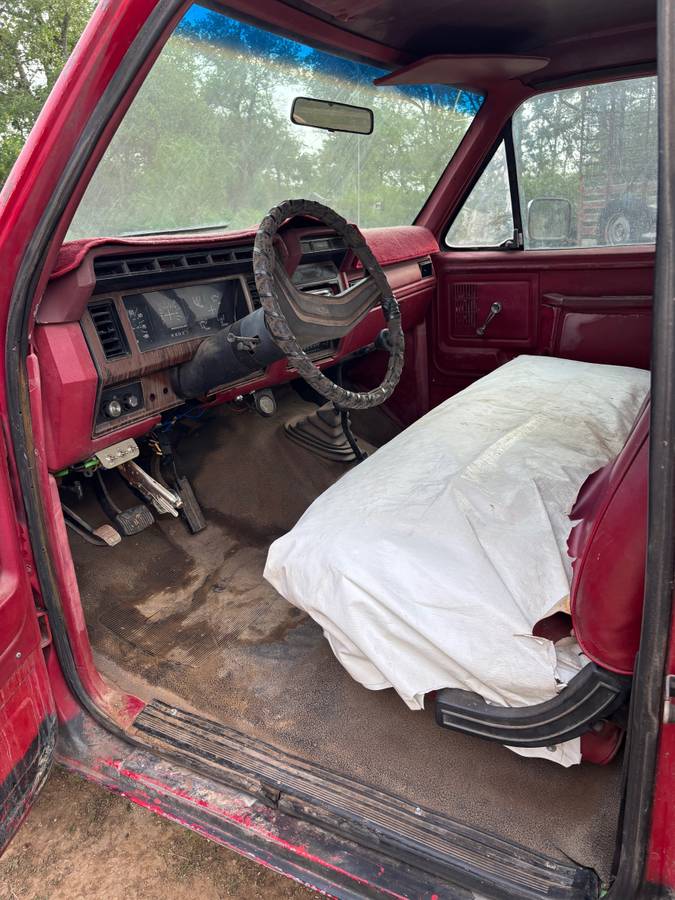 Ford-F250-diesel-1983-red-5