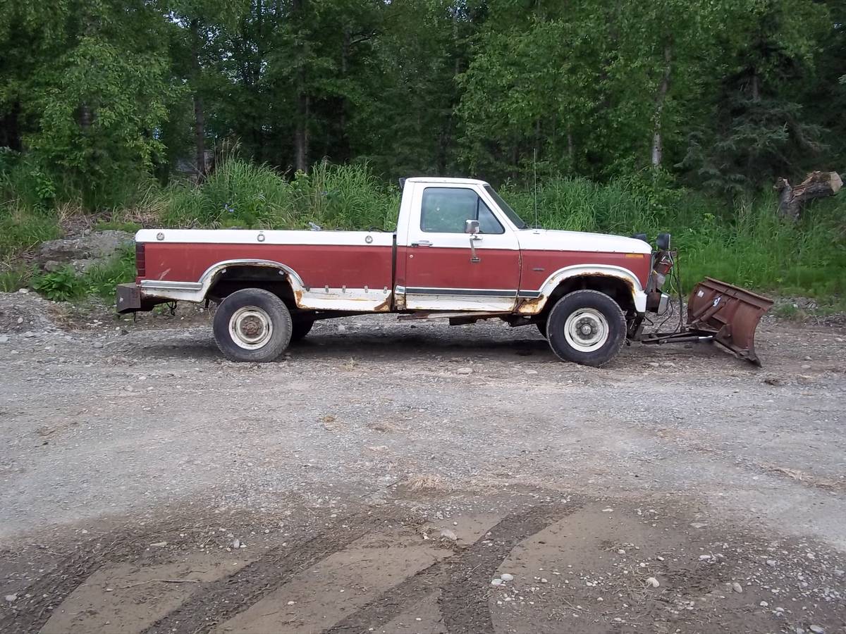 Ford-F250-diesel-1984-white-1