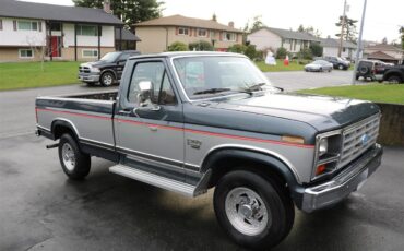 Ford-F250-lariat-1985-SilverCharcoal-Red-10