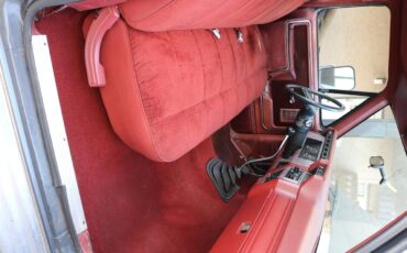 Ford-F250-lariat-1985-SilverCharcoal-Red-12