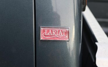 Ford-F250-lariat-1985-SilverCharcoal-Red-19