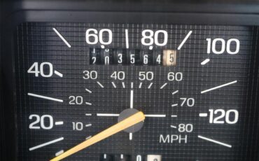 Ford-F250-lariat-1985-SilverCharcoal-Red-24