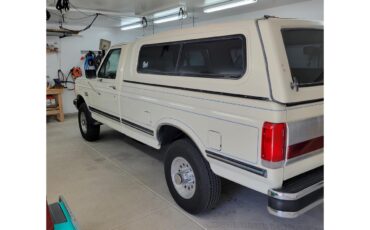 Ford-F250-lariat-1987-White-Blue-1