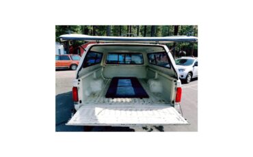Ford-F250-lariat-1987-White-Blue-10