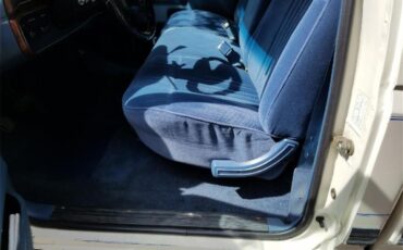 Ford-F250-lariat-1987-White-Blue-13