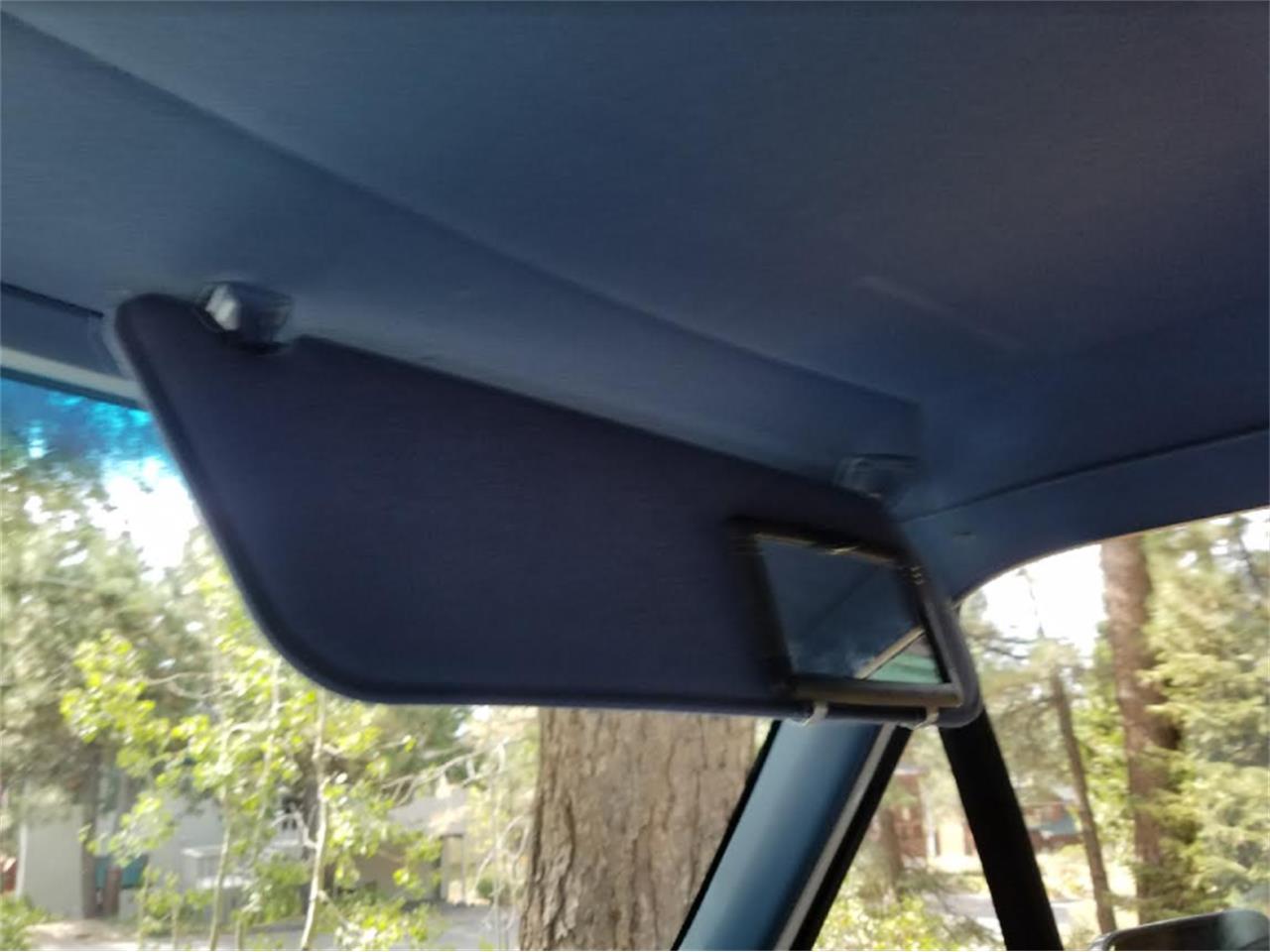 Ford-F250-lariat-1987-White-Blue-15