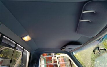Ford-F250-lariat-1987-White-Blue-17