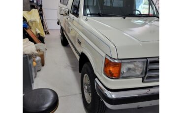 Ford-F250-lariat-1987-White-Blue-2