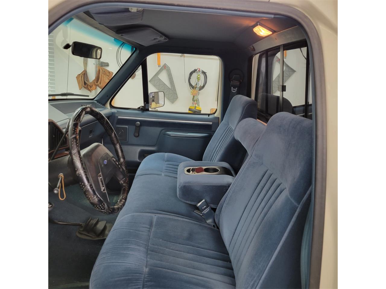 Ford-F250-lariat-1987-White-Blue-20