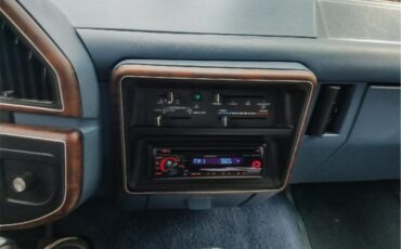 Ford-F250-lariat-1987-White-Blue-7