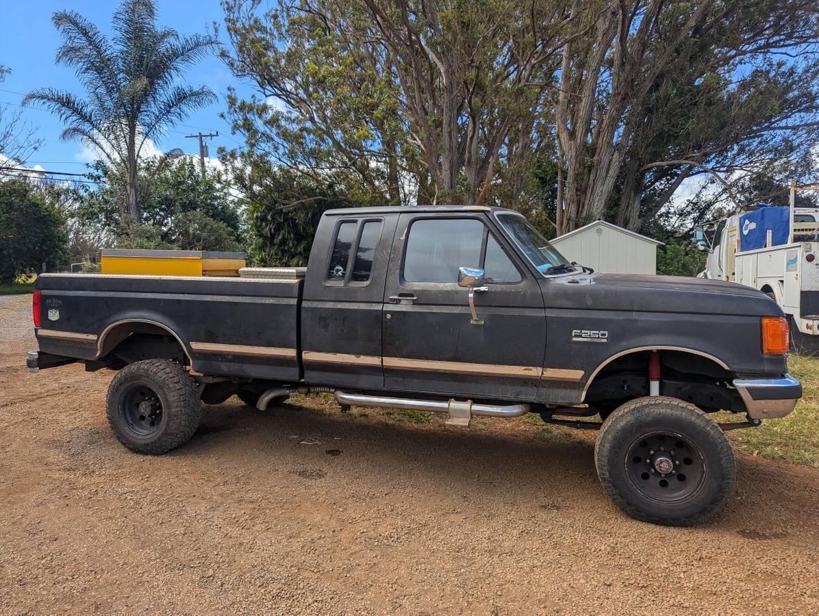 Ford-F250-lariat-1990-black