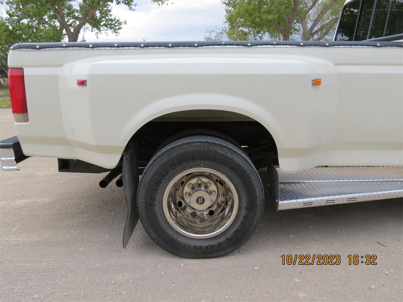 Ford-F350-1989-Wimbledon-white-Blue-22