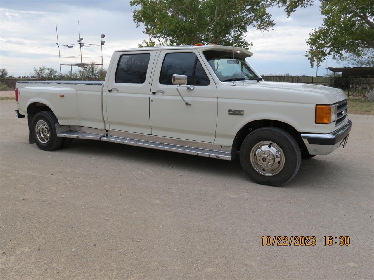 Ford-F350-1989-Wimbledon-white-Blue-25