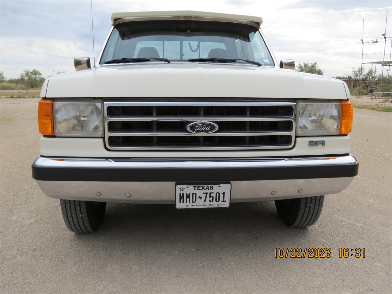 Ford-F350-1989-Wimbledon-white-Blue-26