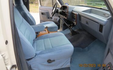 Ford-F350-1989-Wimbledon-white-Blue-28