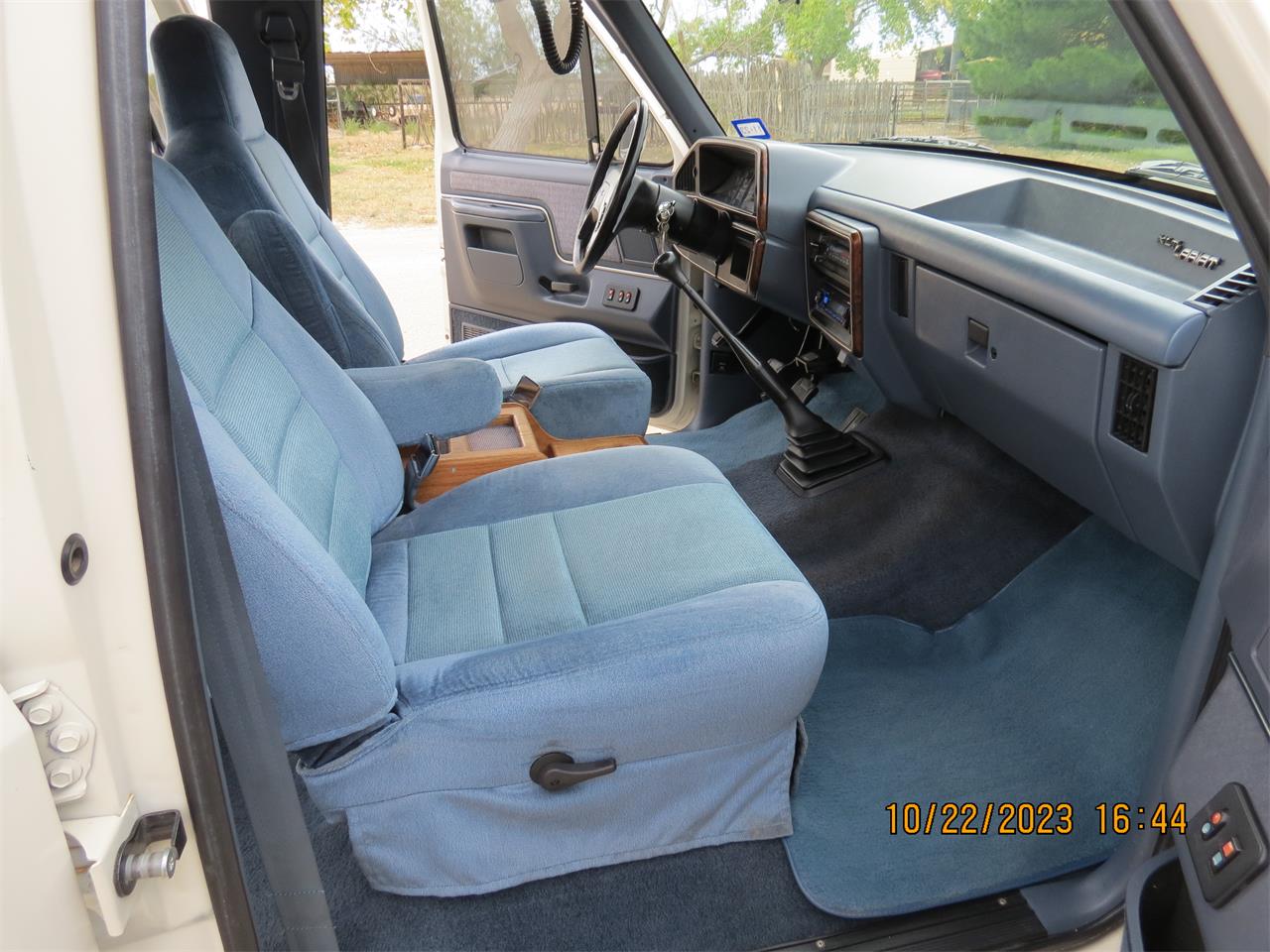 Ford-F350-1989-Wimbledon-white-Blue-28