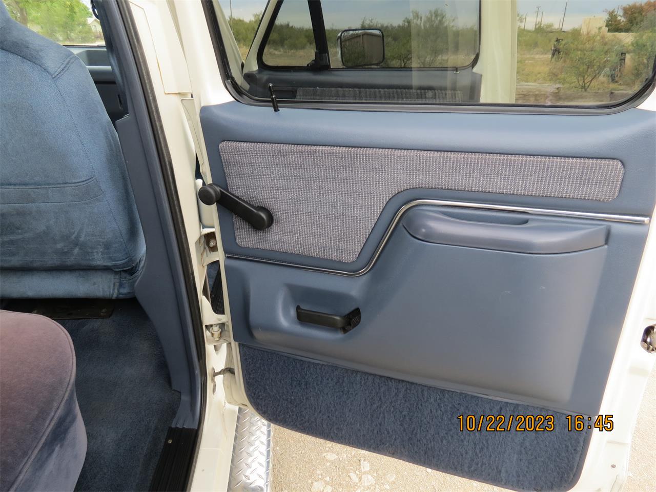 Ford-F350-1989-Wimbledon-white-Blue-30