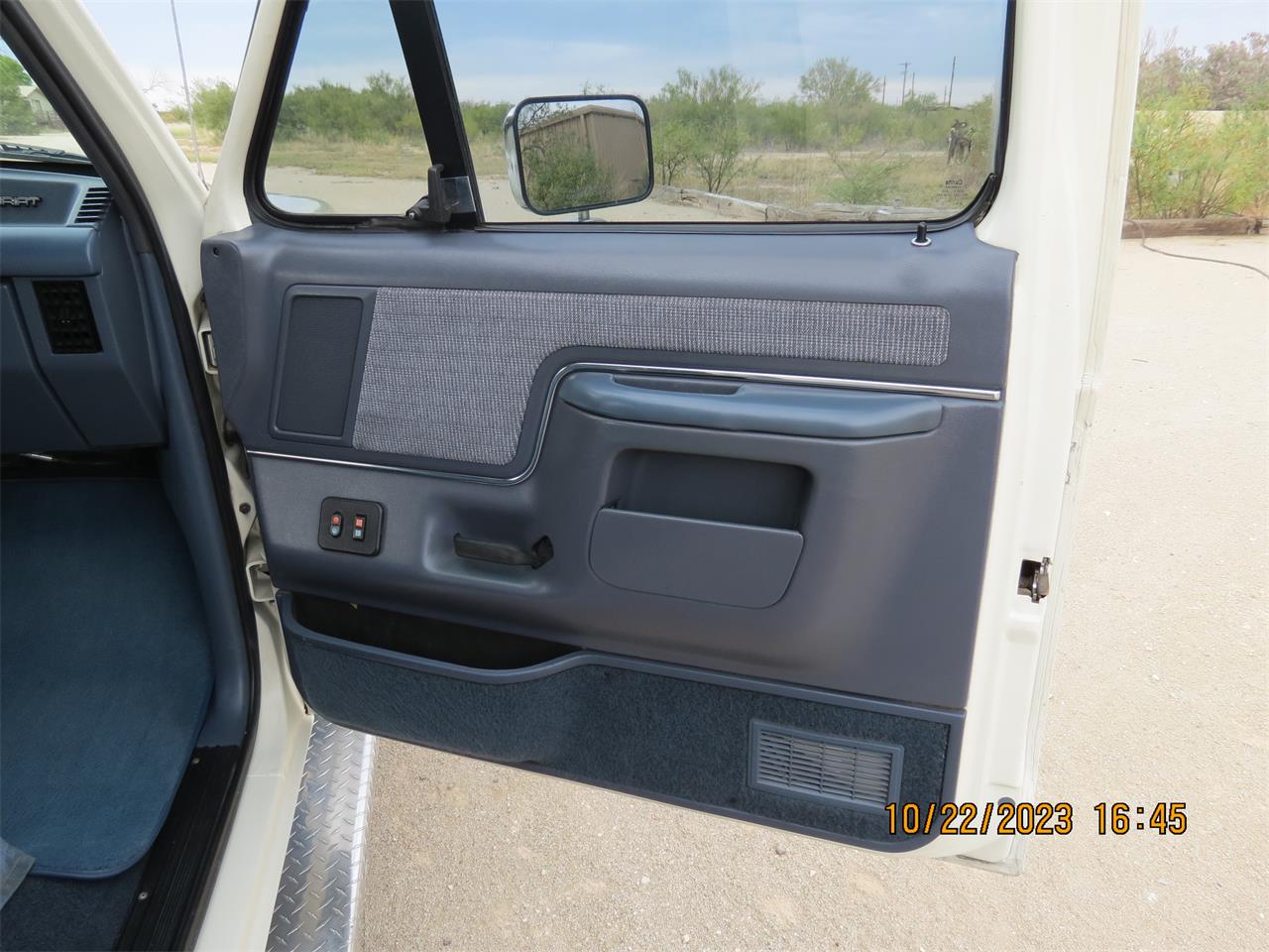 Ford-F350-1989-Wimbledon-white-Blue-31