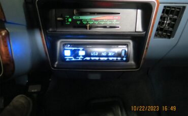Ford-F350-1989-Wimbledon-white-Blue-41