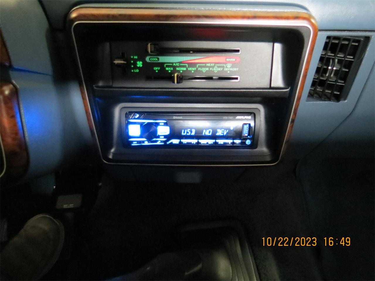 Ford-F350-1989-Wimbledon-white-Blue-41