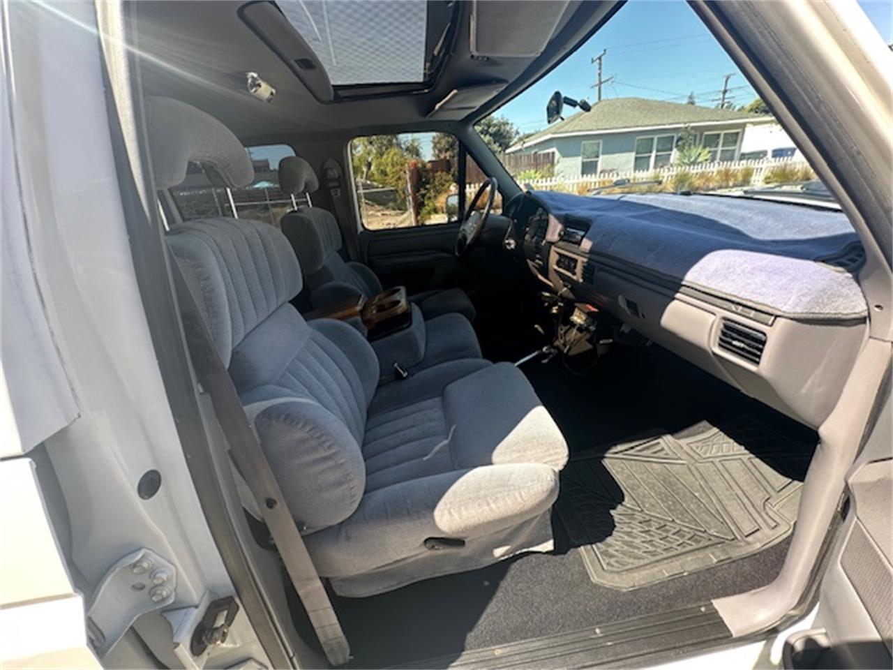 Ford-F350-1994-White-Grey-11
