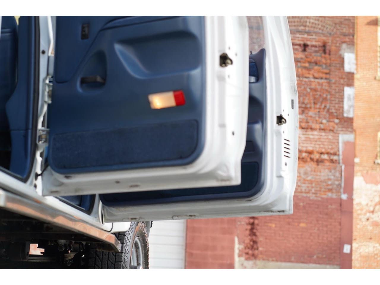Ford-F350-1995-White-Blue-11