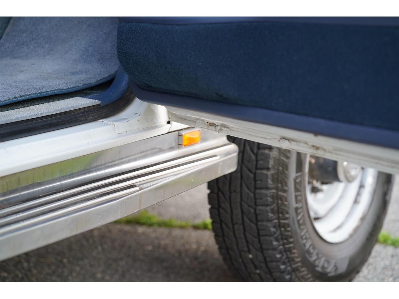 Ford-F350-1995-White-Blue-22