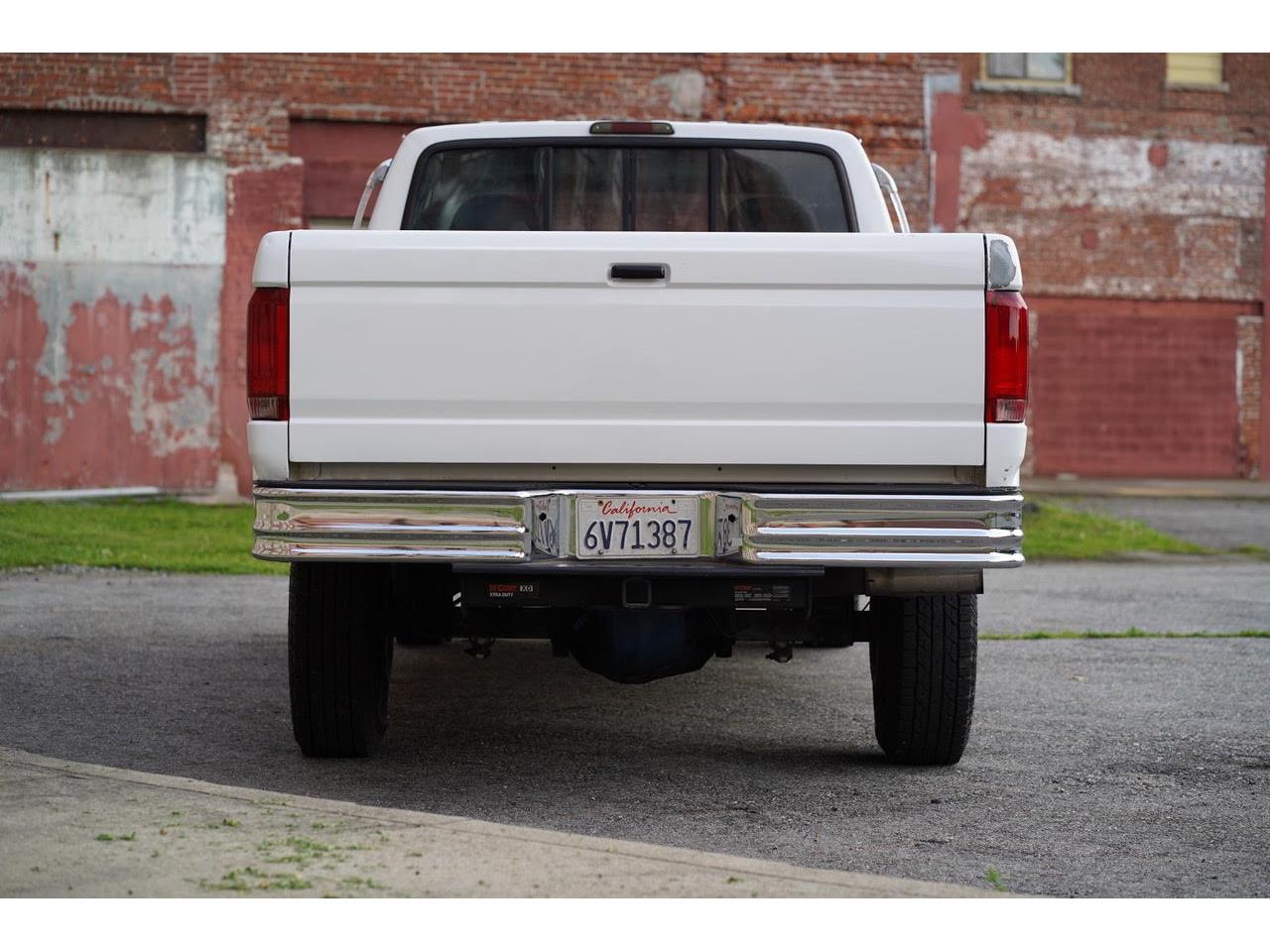 Ford-F350-1995-White-Blue-26