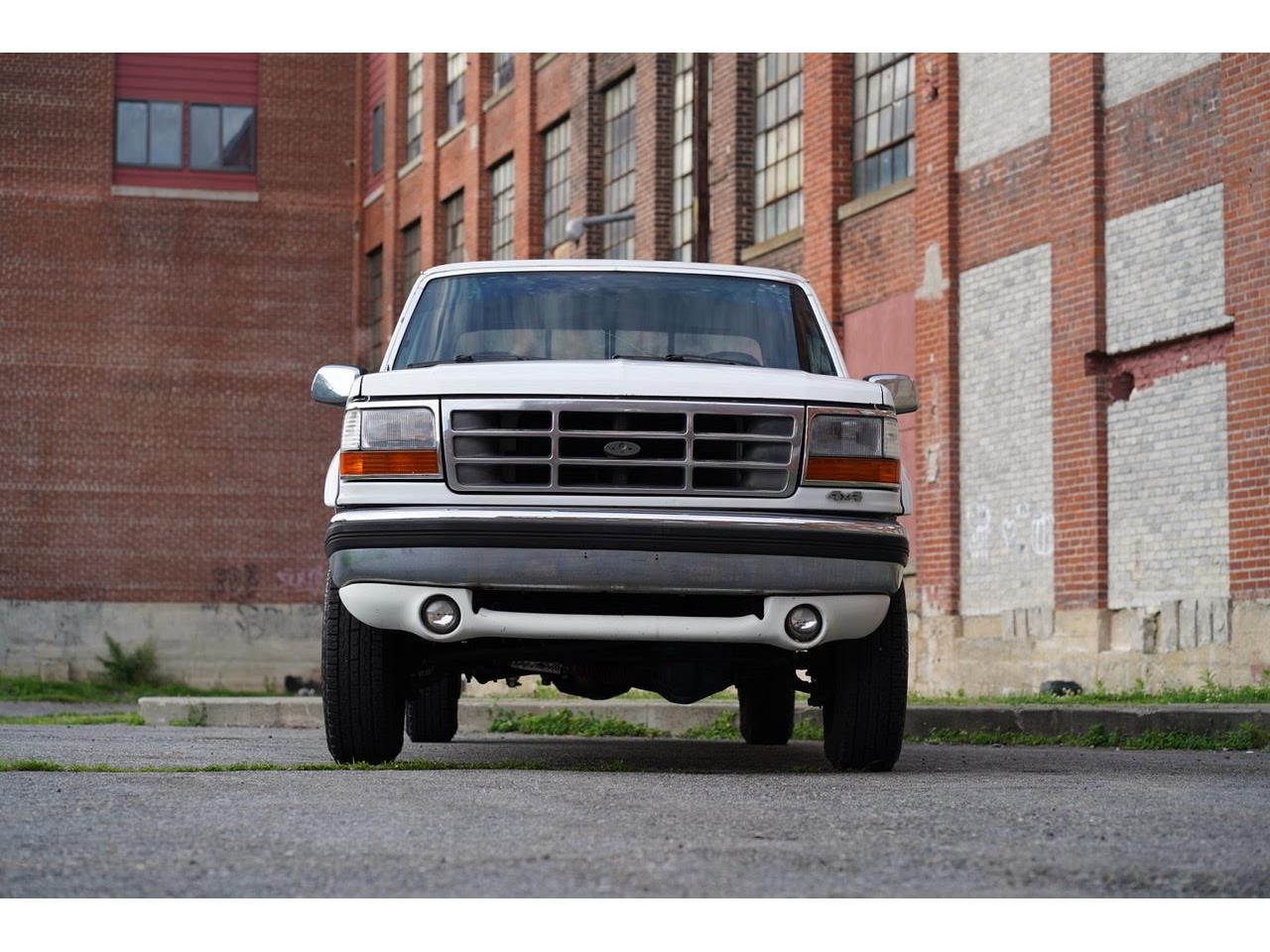 Ford-F350-1995-White-Blue-28