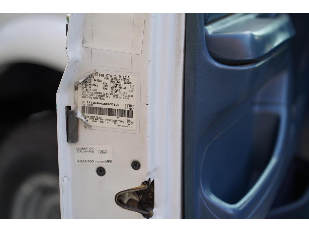 Ford-F350-1995-White-Blue-36