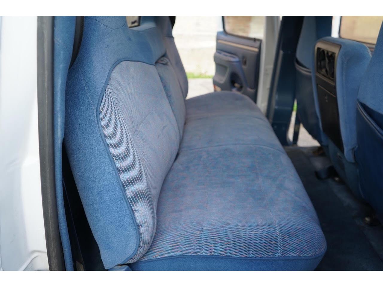 Ford-F350-1995-White-Blue-37