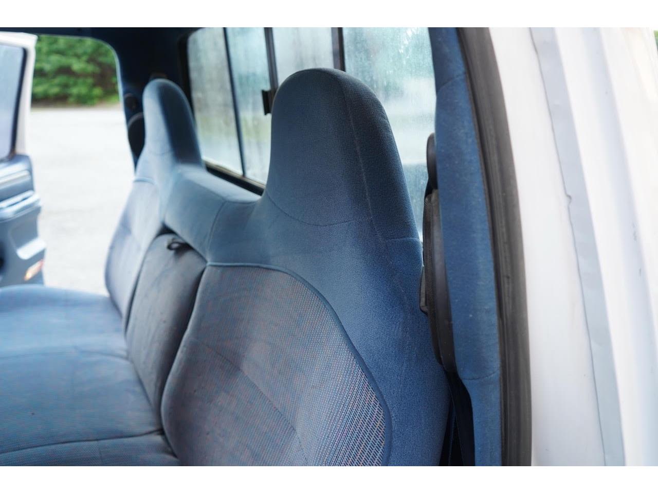 Ford-F350-1995-White-Blue-39