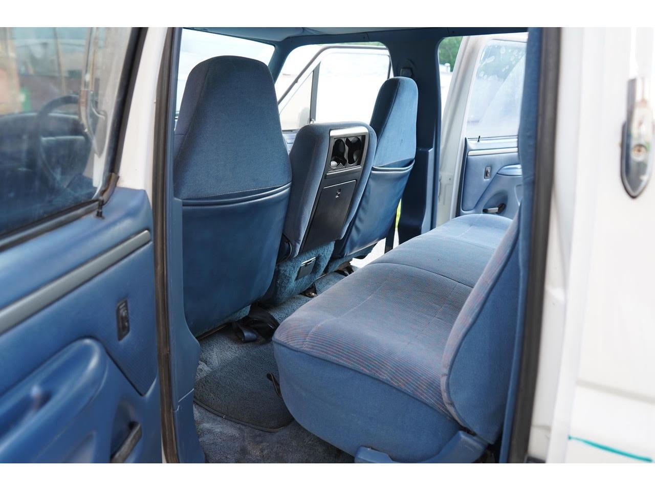 Ford-F350-1995-White-Blue-40