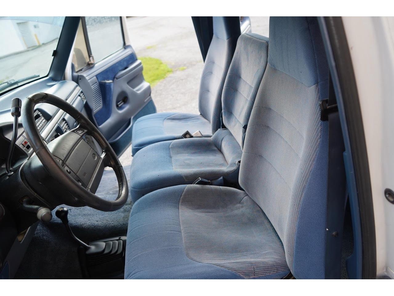 Ford-F350-1995-White-Blue-45